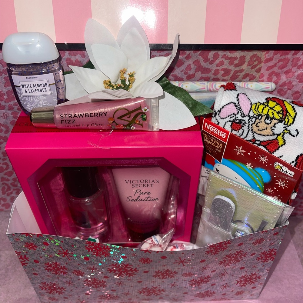 Victoria’s Secret gift basket